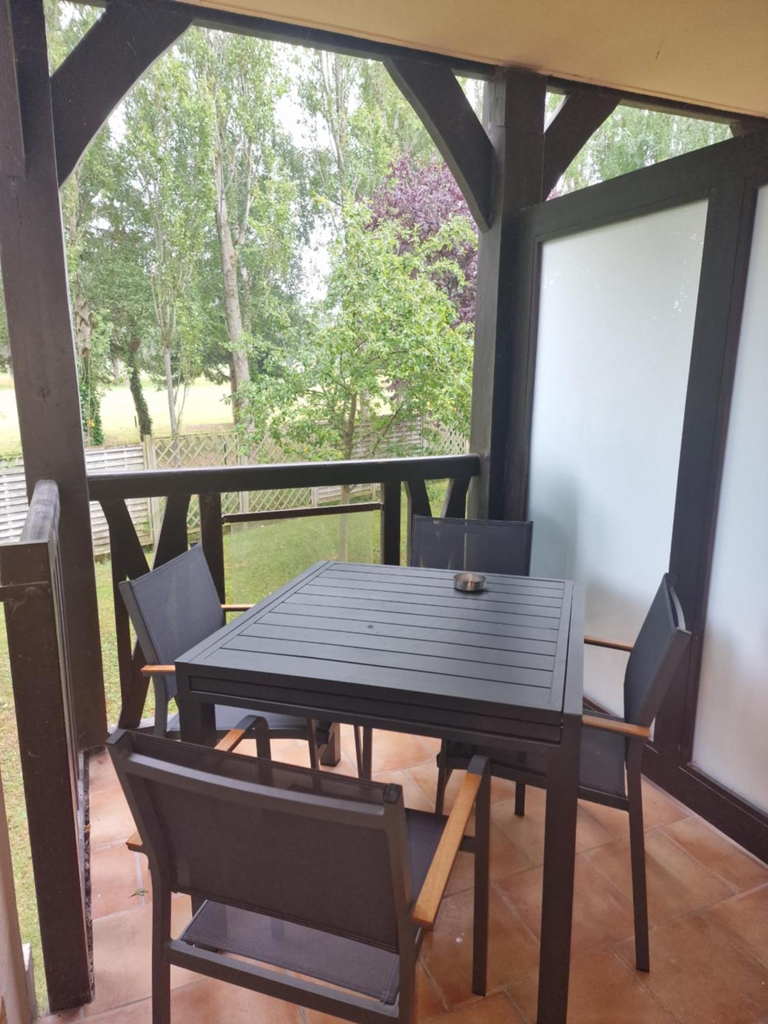Appart 2 Chambres Piscine Chez Rox - Residence Du Golf ドーヴィル エクステリア 写真